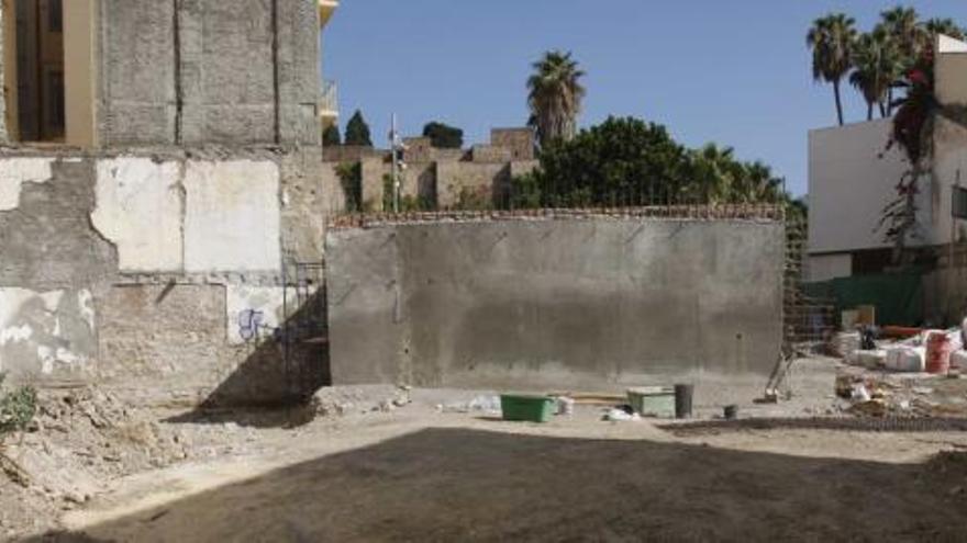 El solar de la calle Granada llevaba siete años a la espera de ser construido.