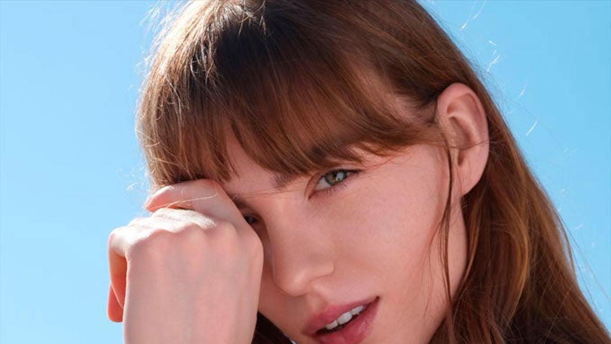 Una modelo con el Watch GT3 PRO de Huawei