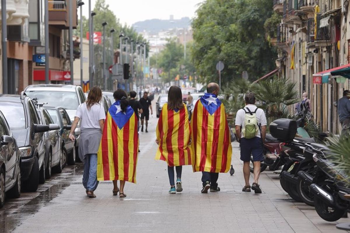 Les estelades, als carrers dels voltants de la Meridiana, al matí, per participar en la Via Lliure.