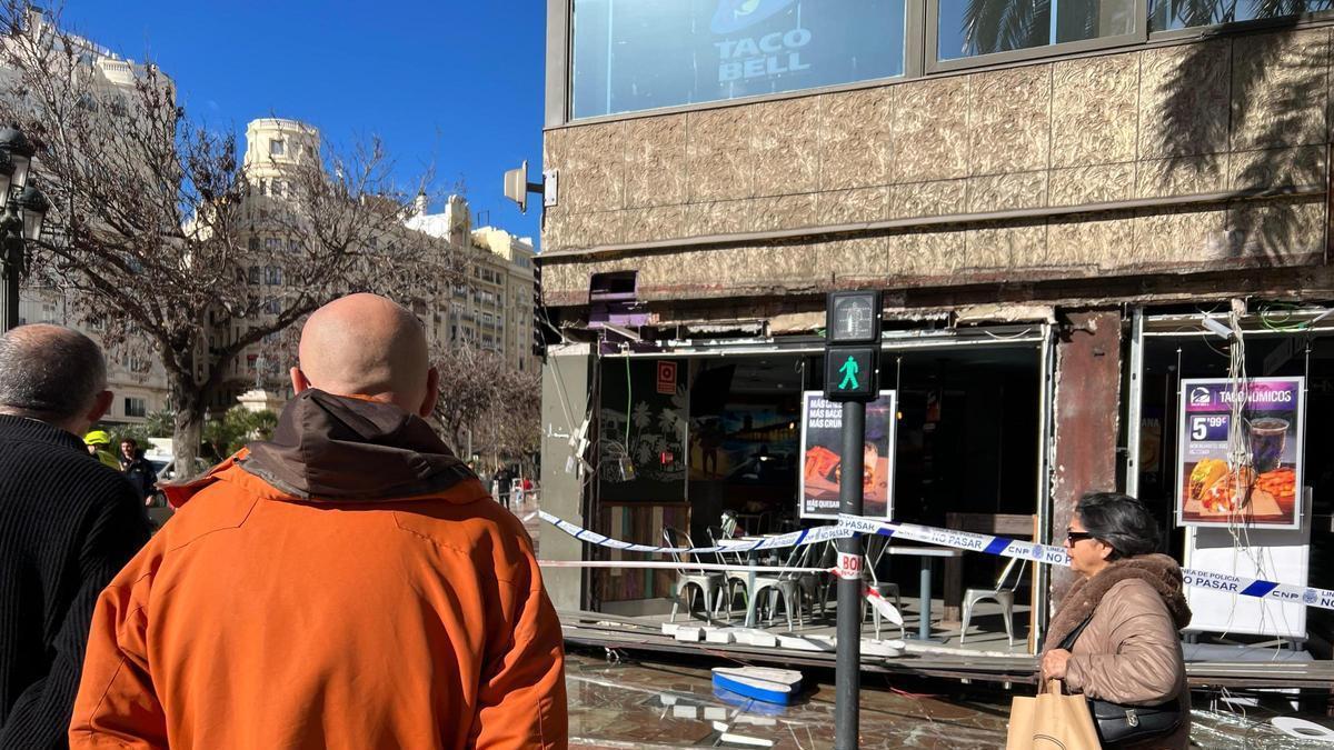 Les fortes ratxes de vent deixen diverses destrosses a València