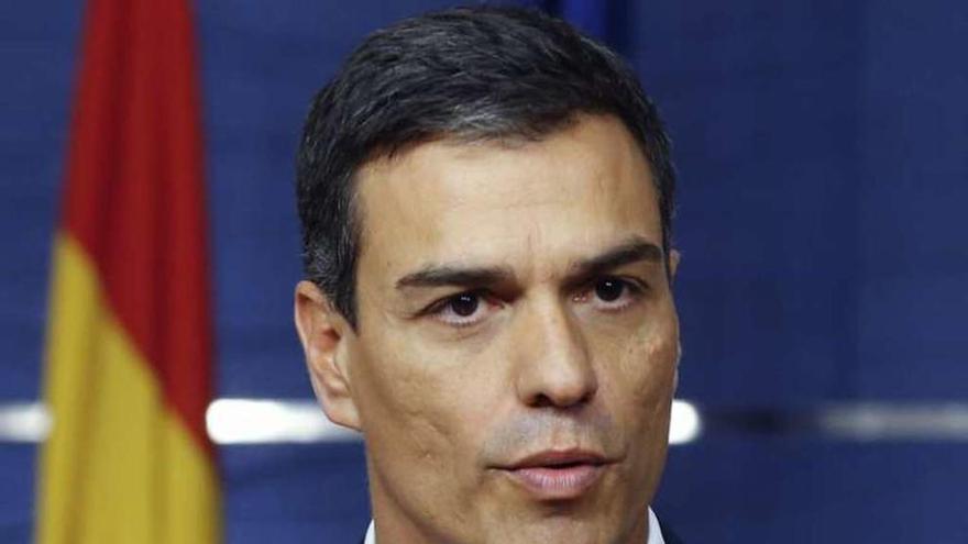 Pedro Sánchez, en su comparecencia tras acudir a la Zarzuela. // Efe