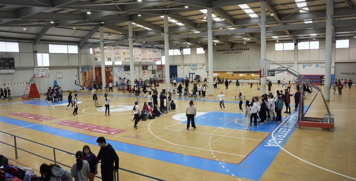 Concentracións no pavillón Coto Ferreiro durante todo o curso. A Agrupación Deportiva Escolar organiza concentracións no pavillón Coto Ferreiro para diferentes cursos, nas que chegan a xuntar a máis de 400 alumnos para disputar partidos de deportes varios. Ademais, tamén organizan o campionato zonal de campo a través e a actividade de Educación Física na Rúa.
