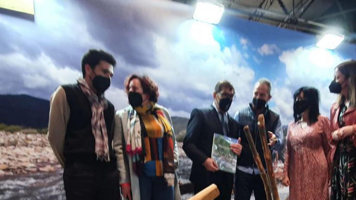 La ministra Maroto en el stand de Aragón. | GOBIERNO DE ARAÓN