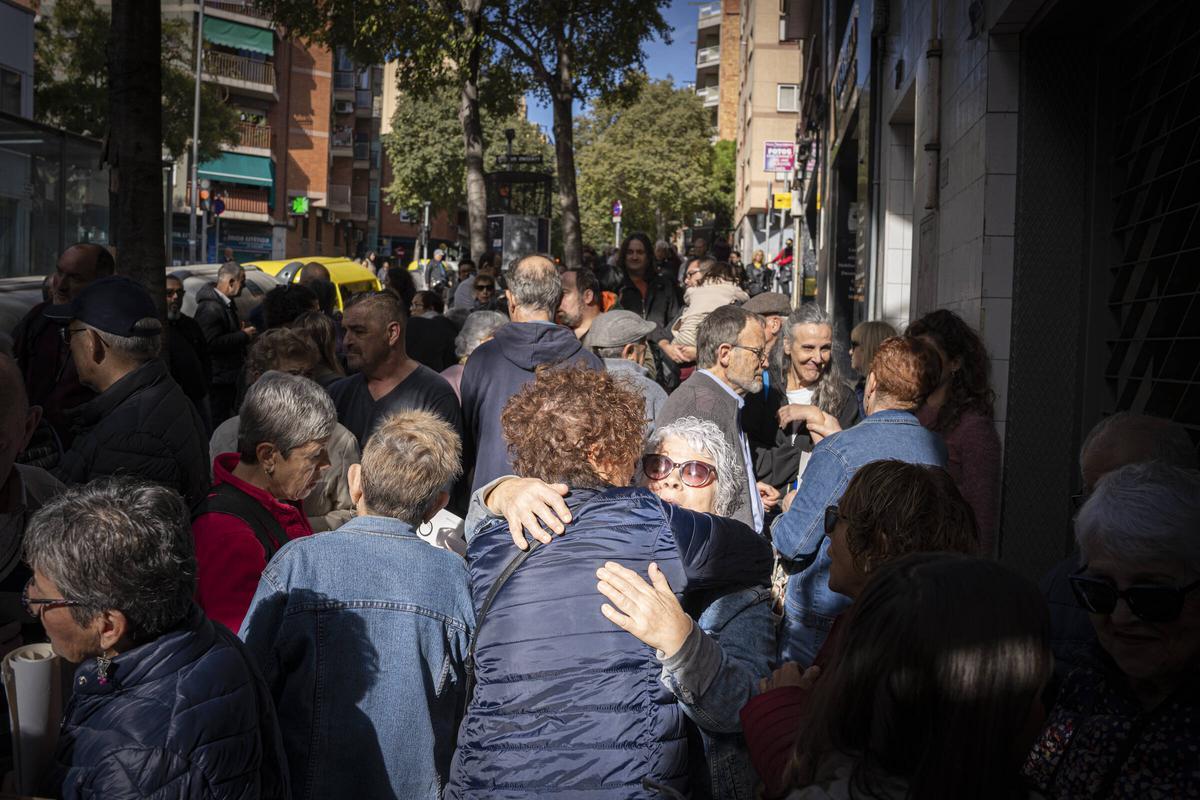Protesta en Santa Coloma por las listas espera en salud mental