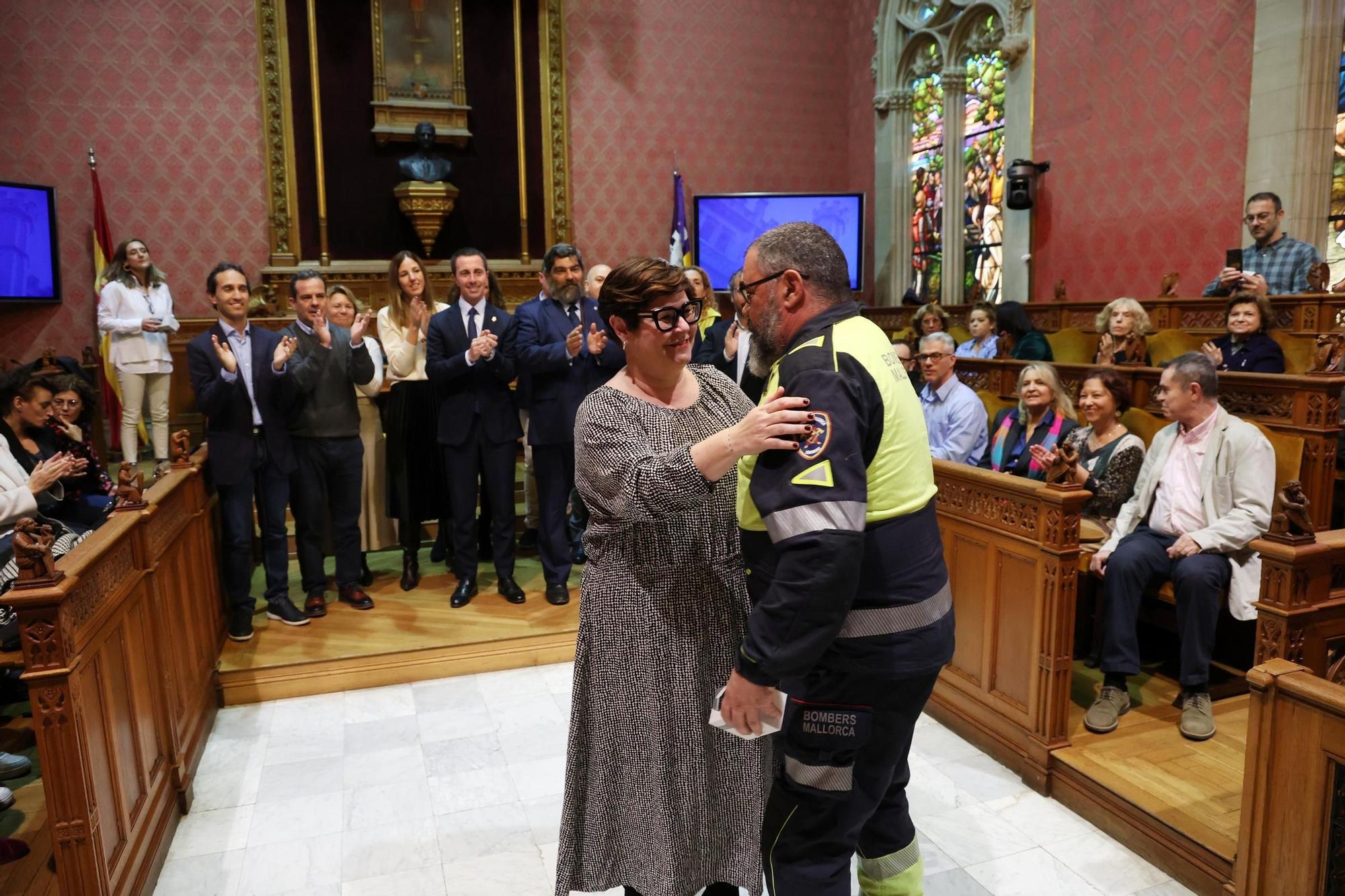 El Consell de Mallorca homenajea a los trabajadores que se jubilan este año y a quienes cumplen 25 años en la institución