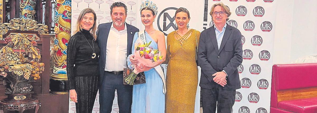 Isabel Bonet, Juan Antonio Amengual, Elisabeth Reynés, Maida Serra y Pep Alemany.