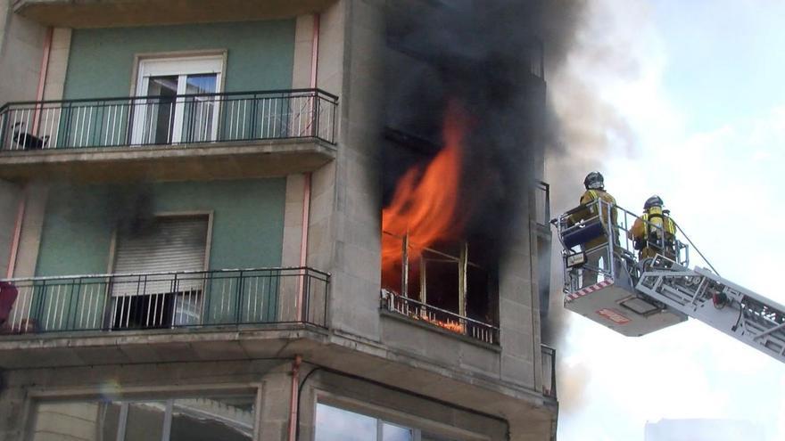 Ourense tiene averiados los dos coches de bomberos y no hay servicio de rescate en altura, según el BNG
