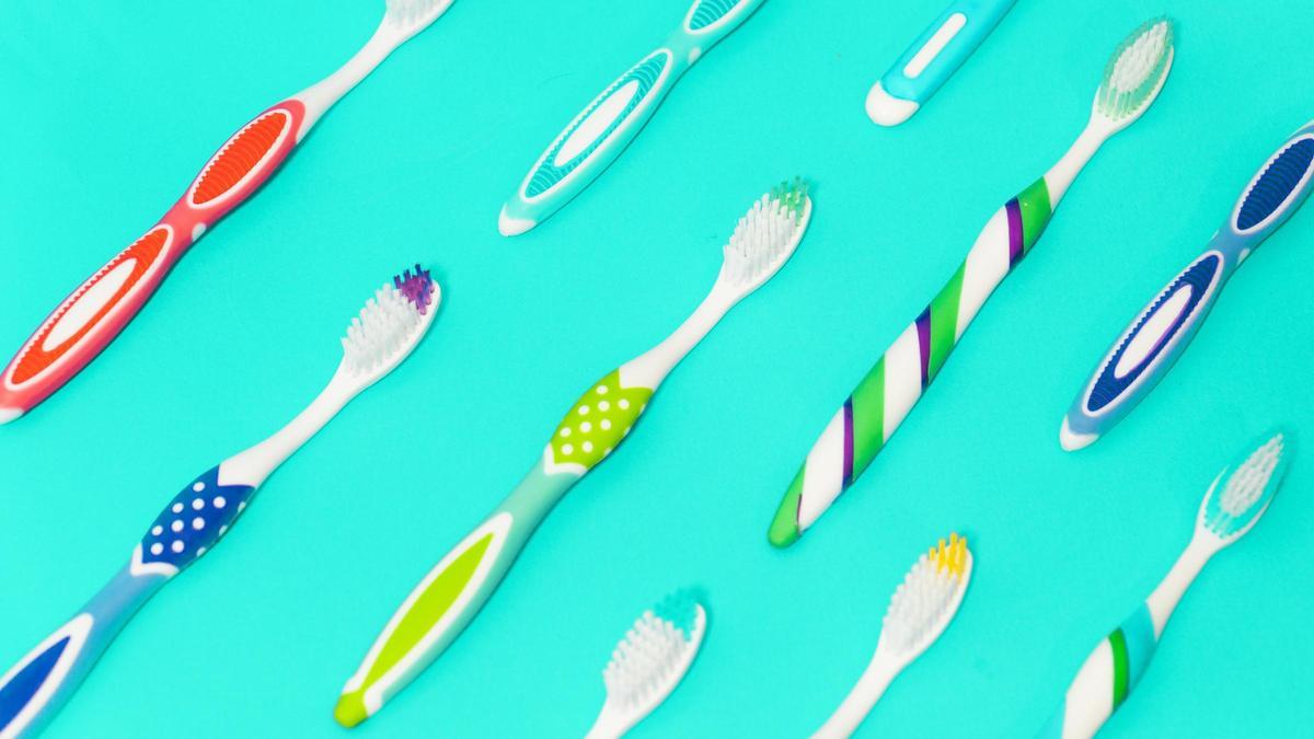 La higiene de los cepillos de dientes es muy importante, y no la conocemos