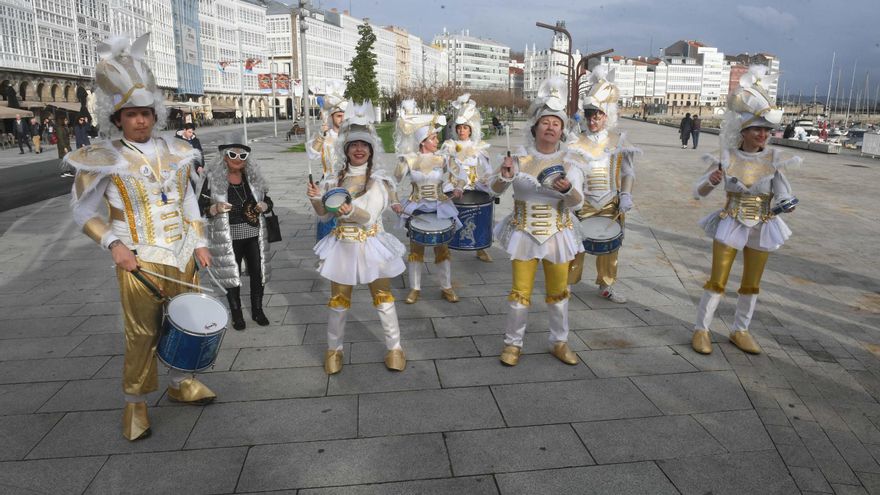 La Xunta pide reaprovechar ropa por Carnavales
