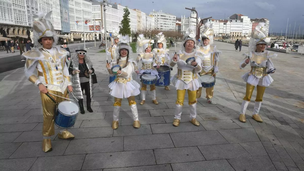 La Xunta pide reaprovechar ropa por Carnavales