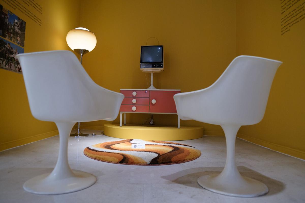 La exposición 'Del óvulo al origen. Un viaje a la inversa', de Frank Rebajes en el MUCAC La Coracha