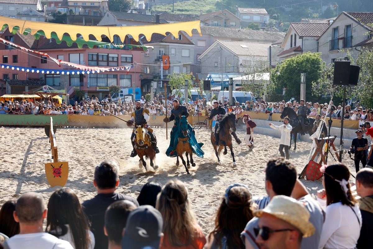Espectáculo ecuestre que recrea los torneos caballerescos del medievo.