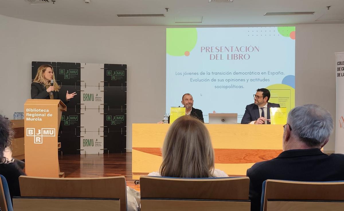 Momento durante la presentación del libro sobre la juventud en la Transición.