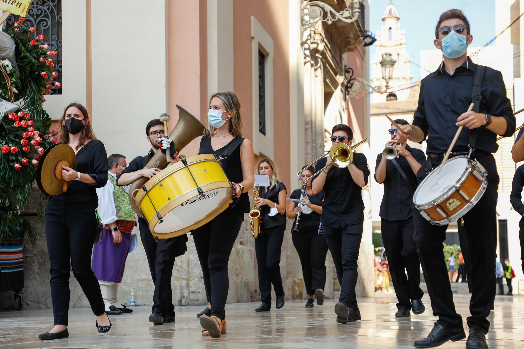 Búscate en el primer día de la ofrenda por las calles del Mar y Avellanas entre las 18:00 y las 19:00 horas