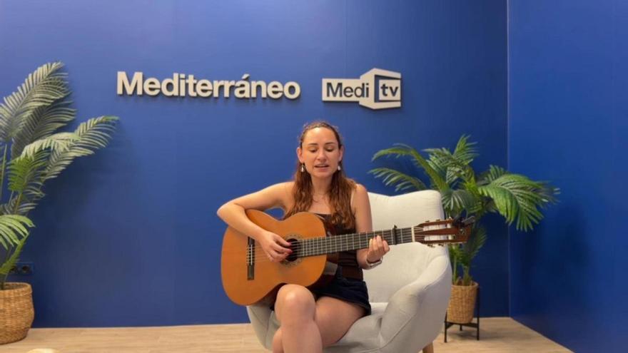 Paula Ferreres canta su primer canción 'Difícil de reemplazar' en acústico