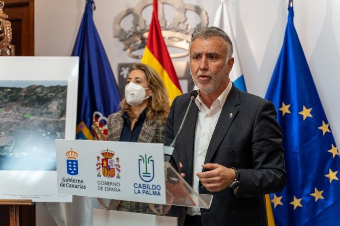 Reunión en La Palma de Torres con la ministra de Transporte y con el titular del Cabildo