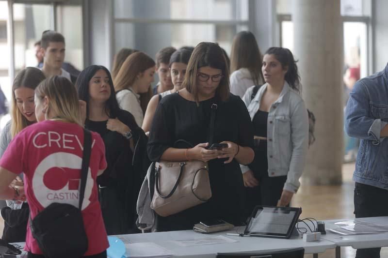 Decenas de alicantinos en el casting de OT en València