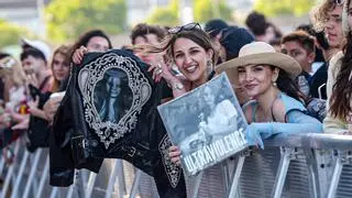 Locura por Lana del Rey en el Primavera Sound: 'merchandising' agotado y colas desde primera hora para guardar sitio