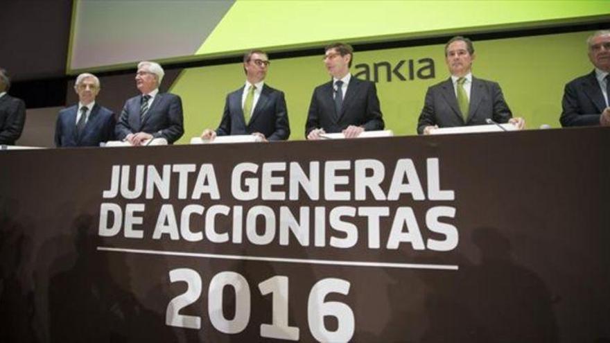 El BCE y Bruselas urgen a privatizar los bancos rescatados Bankia y BMN