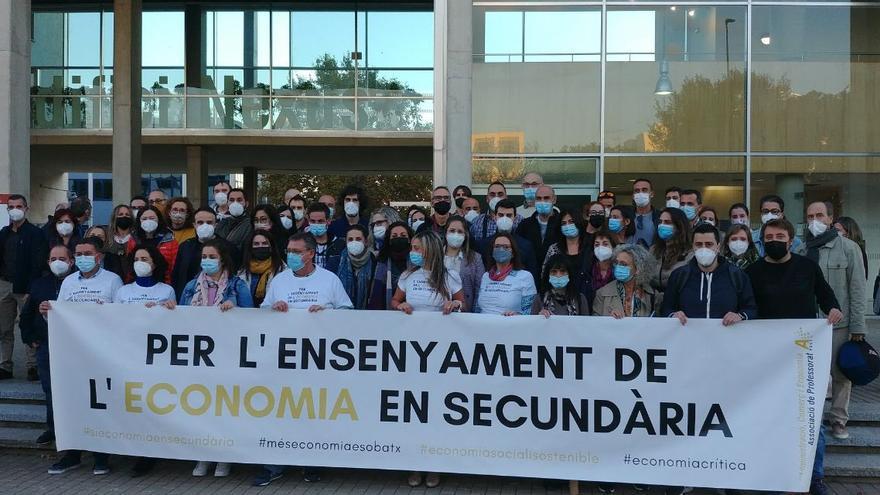 Protesta, ayer, en el Campus de Vera.