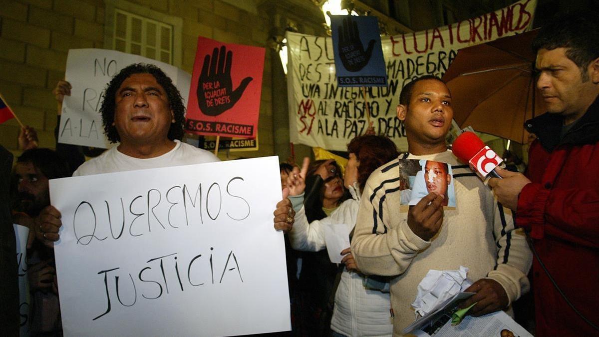 zentauroepp7181049 barcelona manifestacion sos racismo en la pla a sant jaume b180515142711