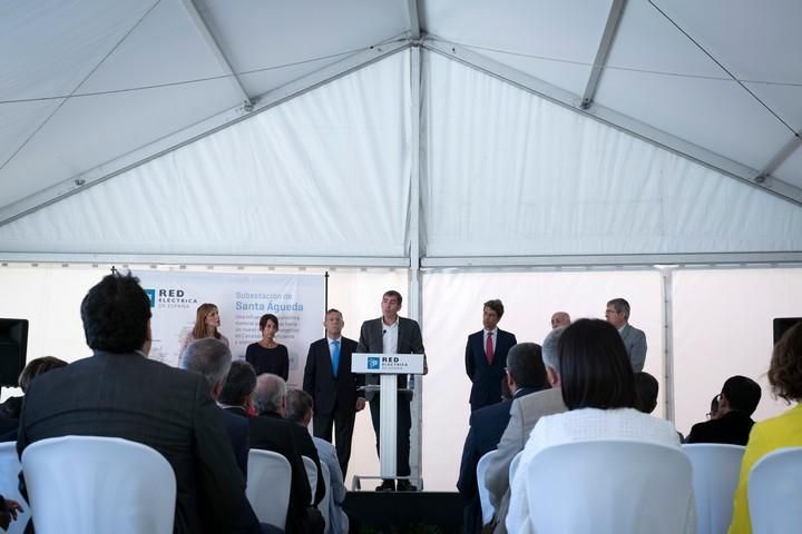 El Presidente D. Fernando Clavijo Batlle inaugura la subestación eléctrica Chira-Soria a 11 de Octubre de 2016. (Foto: Arturo Rodriguez/Presidencia GobCan)...Esta fotografía oficial del Gobierno de Canarias es solamente para uso editorial por medios de comunicación. La fotografía no puede ser manipulada de ninguna manera y no se puede utilizar en materiales comerciales y/o políticos, publicidad, correos electrónicos, productos, promociones que de alguna manera pueda sugerir la aprobación o respaldo del Presidente, o el Gobierno de Canarias.