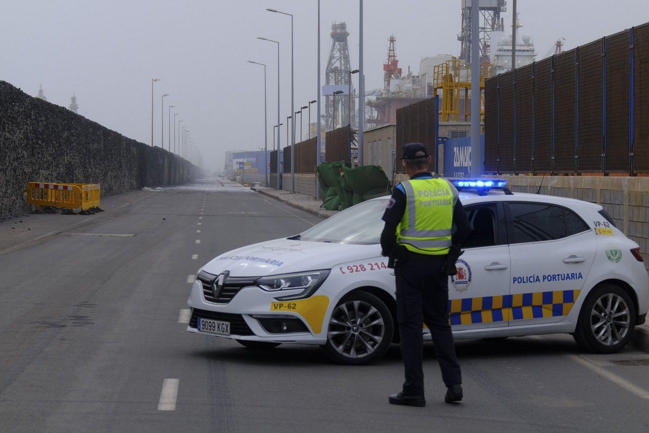 El fuerte viento golpea a una Canarias con calima