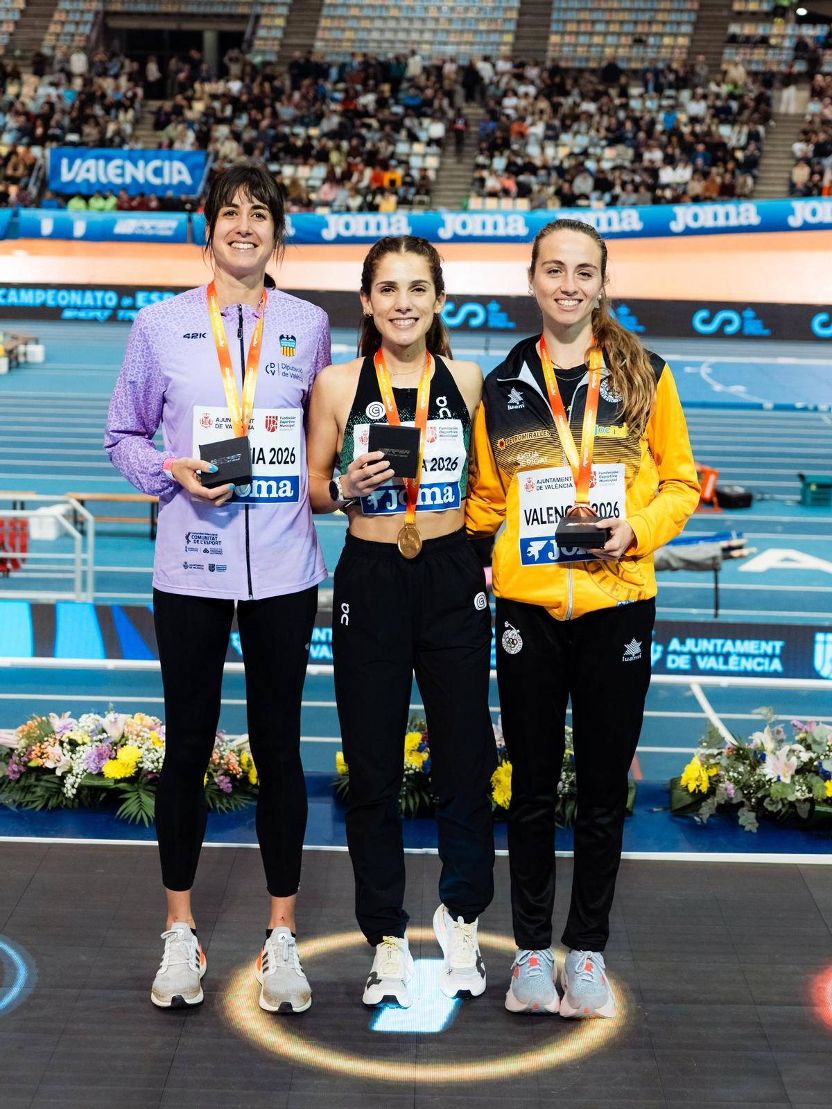 Anna Torras al podi dels 3.000 metres de València