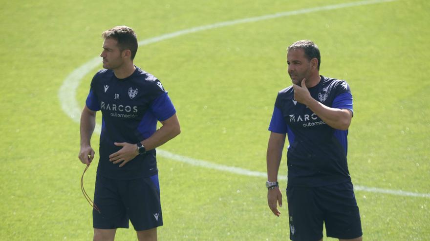 Entrenamiento previo por el ascenso del Levante UD