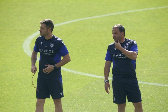 Entrenamiento previo por el ascenso del Levante UD