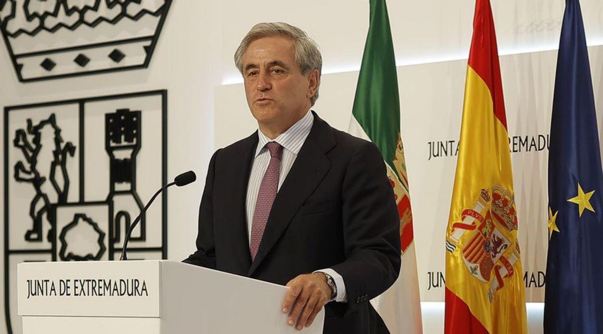 Dimiteix un conseller de Vox a Extremadura per falsejar el currículum