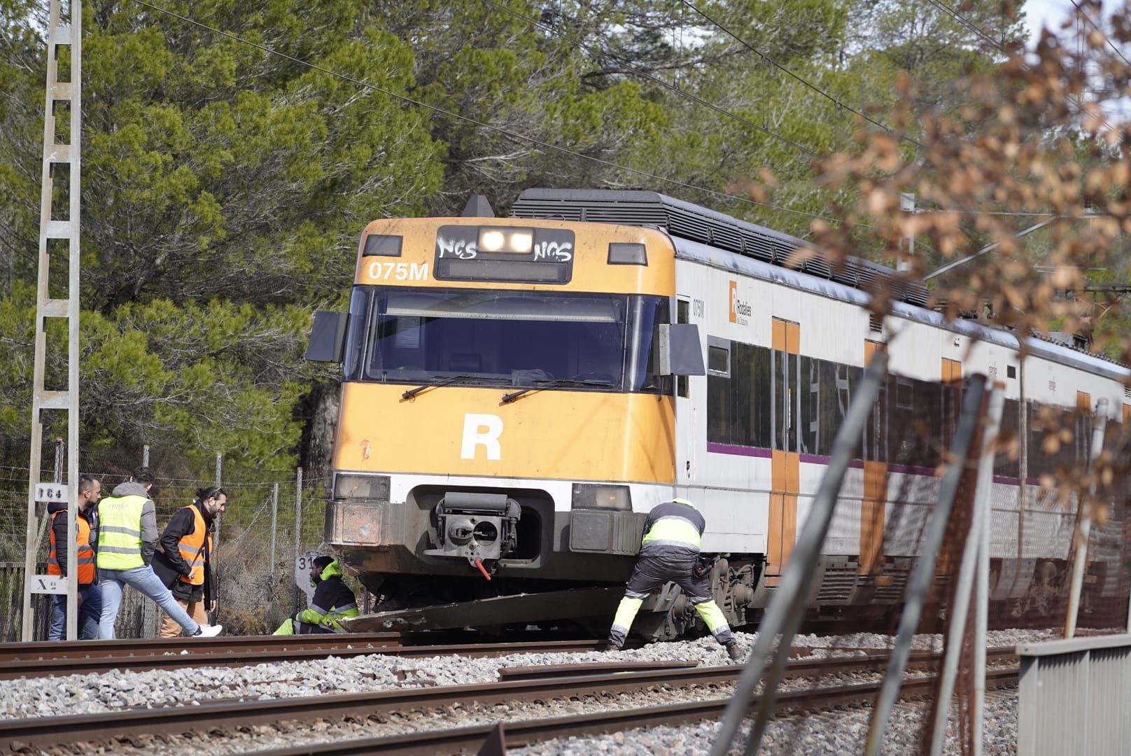 Descarrila sense provocar ferits el primer eix d’un tren de Rodalies de l’R4 entre Vacarisses i Castellbell i el Vilar