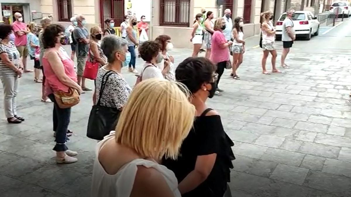 Minut de silenci a Sant Vicenç de Castellet