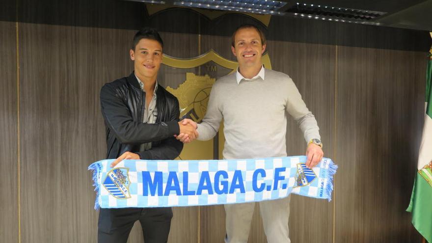 Federico Ricca, flamante fichaje del Málaga CF, pasó reconocimiento médico por la mañana y por la tarde firmó su nuevo contrato con el club.