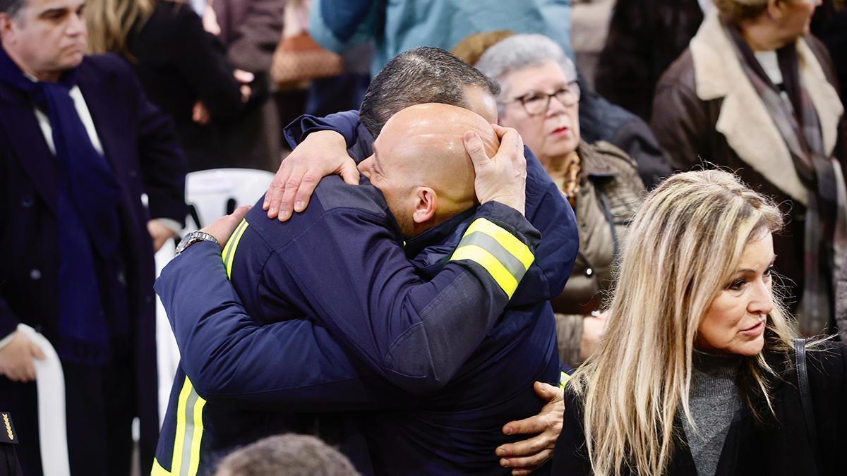 Una misa multitudinaria en Adamuz despide a las víctimas del accidente de  trenes de Córdoba
