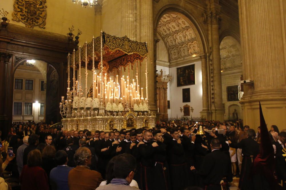 Estación de penitencia en la Catedral