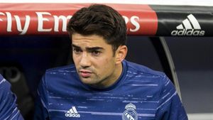 Enzo Zidane empezó el partido en el banquillo