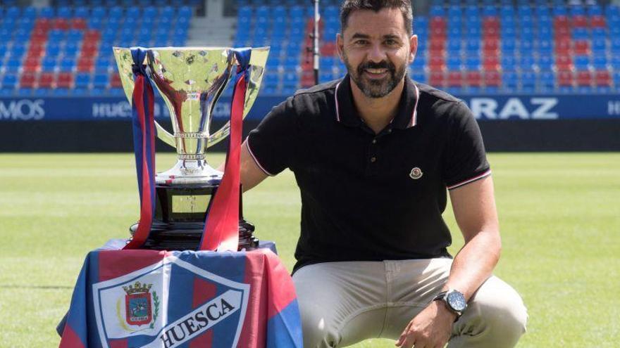 Míchel Sánchez continuará en el Huesca de Primera