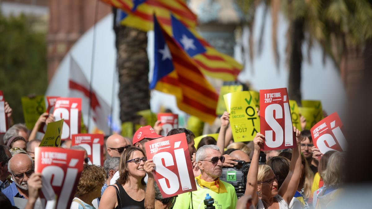 Concentración por la liberación de los detenidos durante la jornada de ayer.