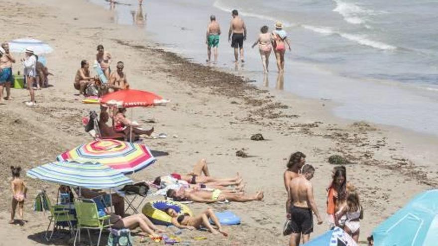 El buen tiempo sigue invitando a ir a la playa.