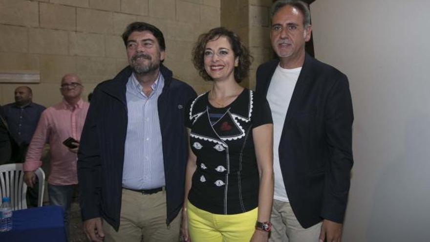 Toñi Martín-Zarco, primera mujer en presidir la Federación de Hogueras de Alicante