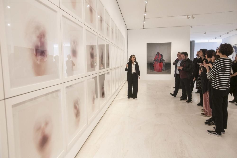 El MACA inaugura la exposición Mírame. Retratos en la colección La Caixa de Arte Contemporáneo