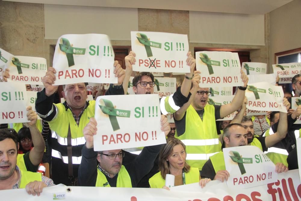 Pleno bronco en Poio por las protestas de los trabajadores de Ence