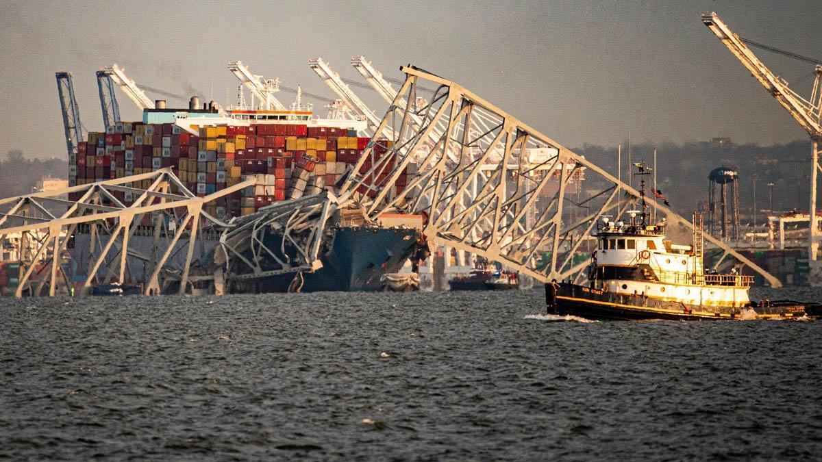 Un barco carguero  impacta contra el puente Francis Scott Key en Baltimore