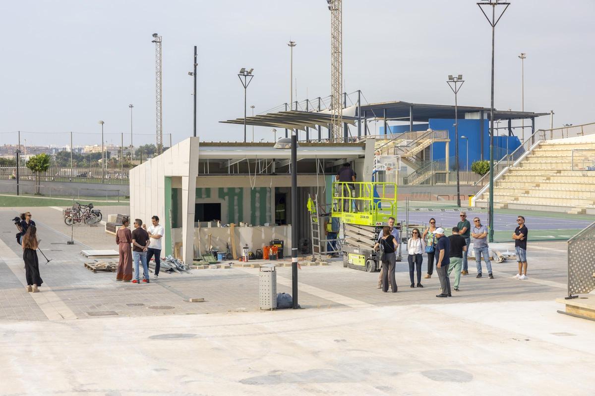 Nueva zona de control de acceso al área de raquetas de la Ciudad Deportiva de Torrevieja