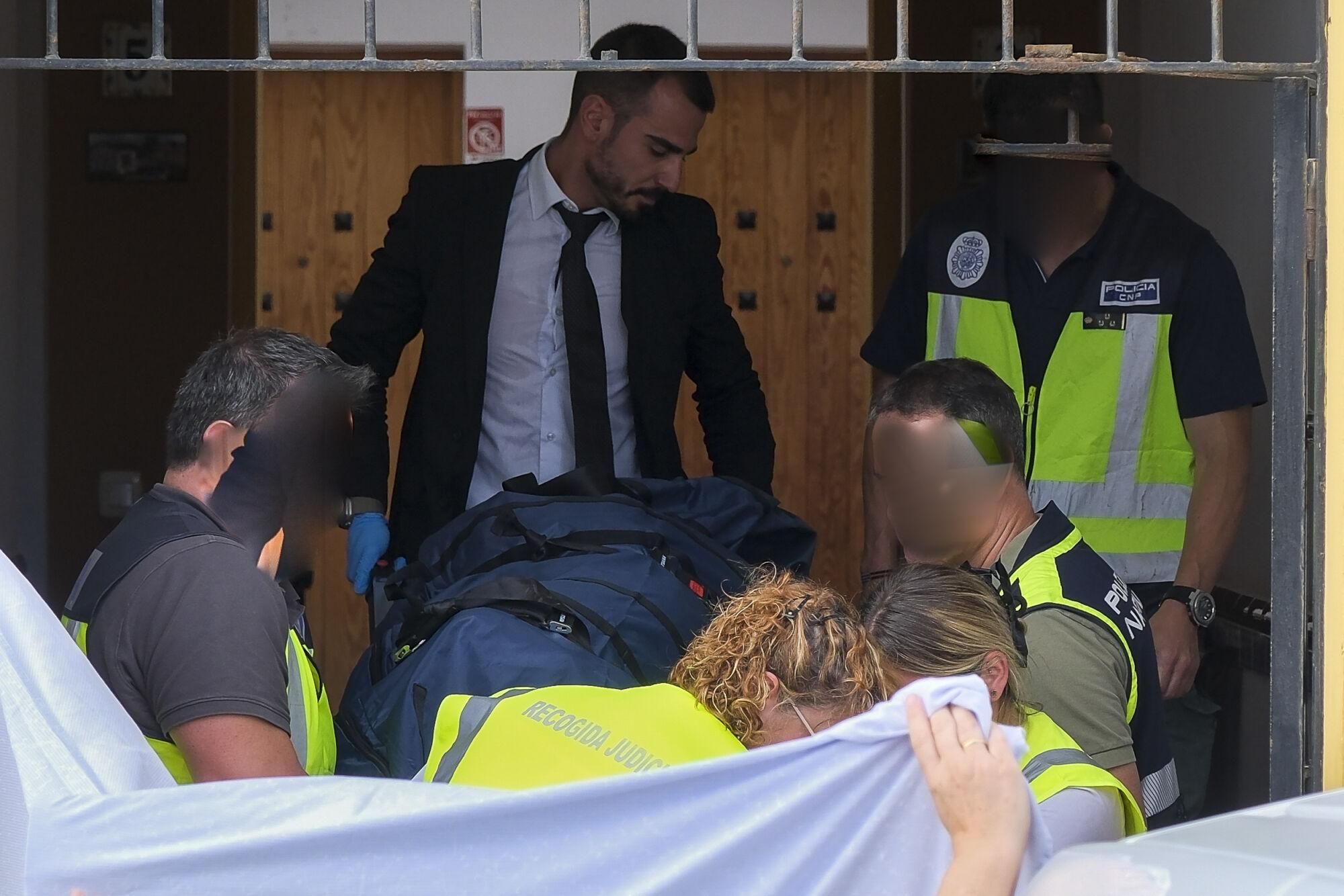 Hallan los cadáveres de una pareja en una vivienda de El Zardo