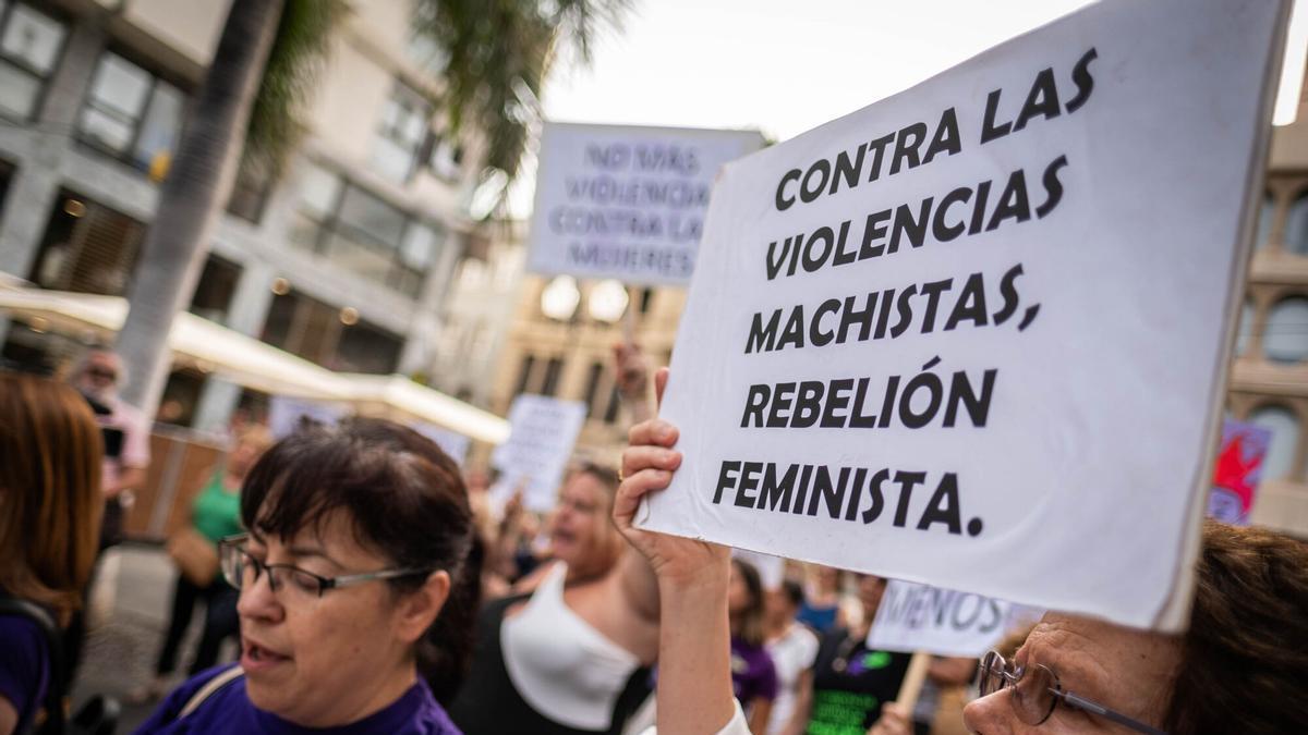 Una concentración contra la violencia machista en Santa Cruz de Tenerife.