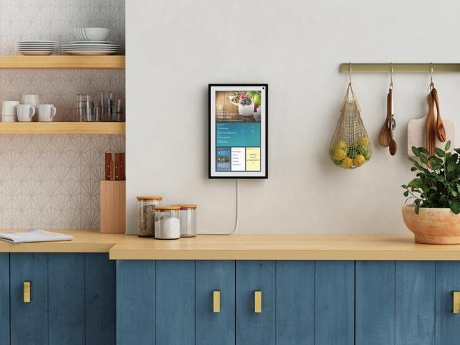 Cocina con Amazon Echo Show en formato vertical