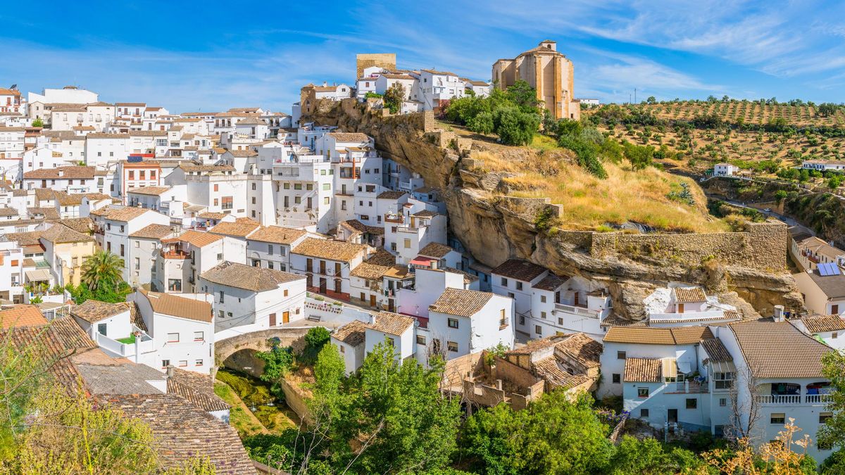 Ni Montefrío, ni Pampaneira: la joya oculta de Granada está rodeada de naturaleza, barrancos y cascadas