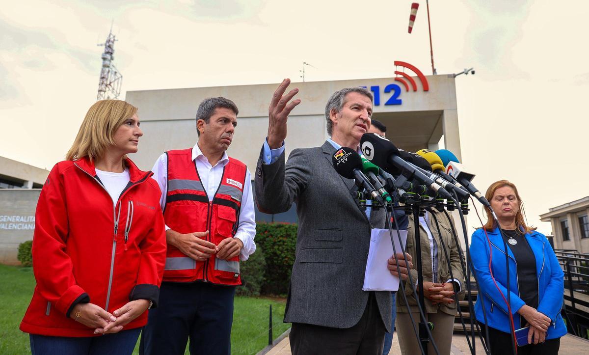 Pradas, Mazón, Feijóo, Mompó y Mazzolari, el 31 de octubre de 2024, en una comparecencia en la que aseguró que estuvo informado "en tiempo real".